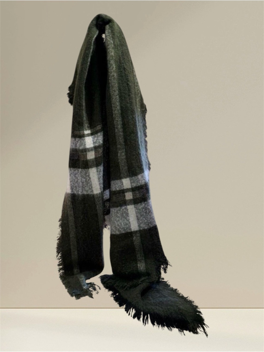 Uni-Sex Cozy Chic Fringed Plaid Blanket Scarf – Soft & Stylish! Size 27”+